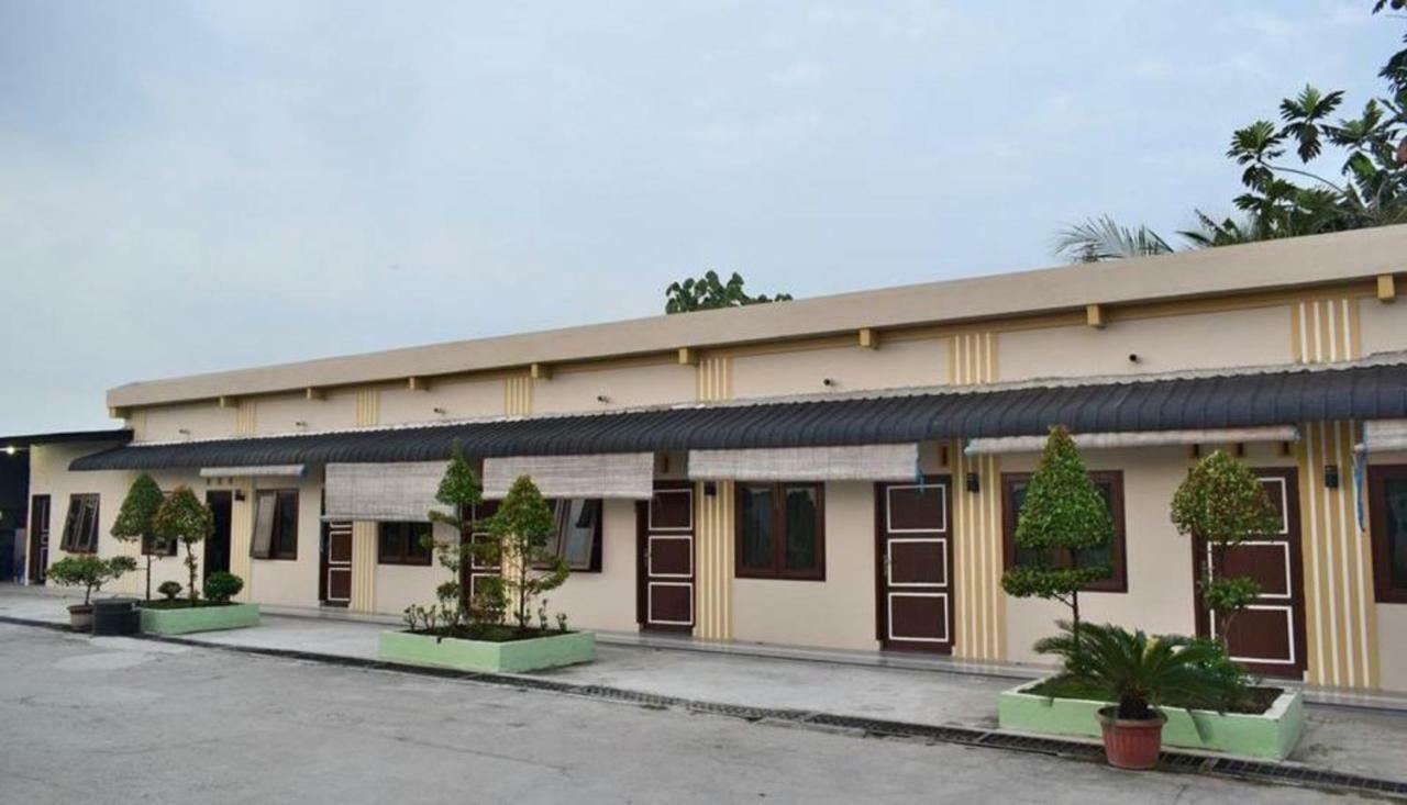 Hotel Grand Family Sungairampah Екстер'єр фото