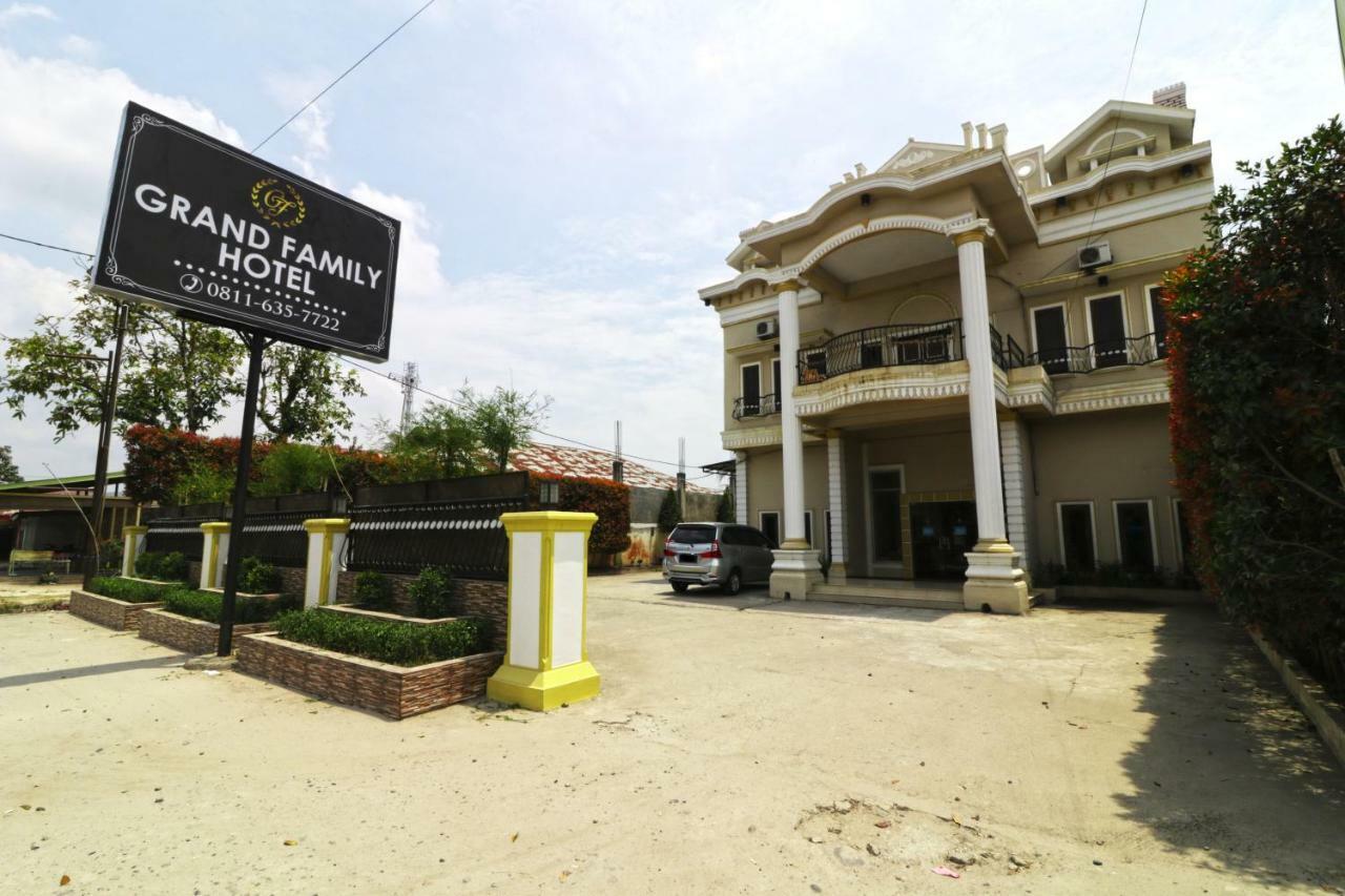 Hotel Grand Family Sungairampah Екстер'єр фото